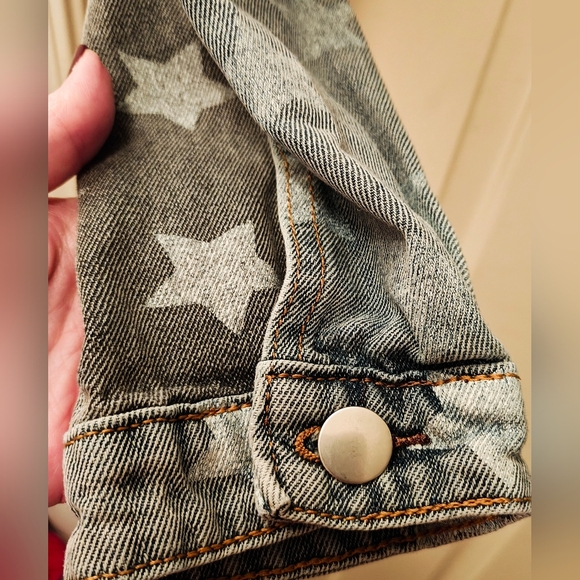 POL Stars Denim Button Distressed Crop Denim Jacket. - Picture 8 of 13